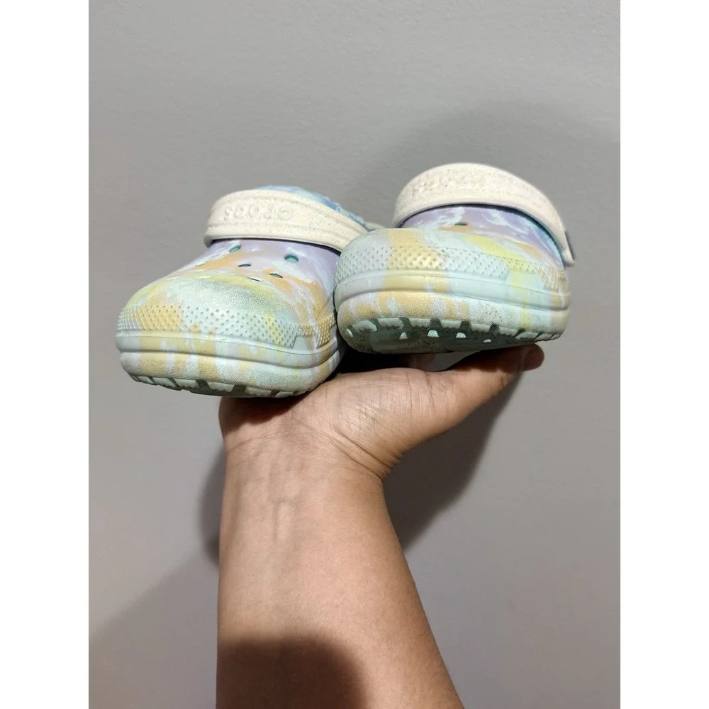 Crocs Kid's Classic Tie Dye Clouds Lined Clog Kid's Slippers Size 12‎ R